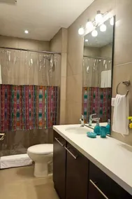 NEW COZY APARTMENT, zona 4, GREAT LOCATION!! - Image 4