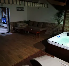 Elegant Duplex Home with Private Patio and Jacuzzi, Wi-Fi & Sea View - Image 2