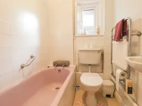 SYLVIAN, pet friendly, country holiday cottage in Bexhill-On-Sea - Image 2