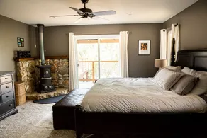 Gorgeous Riverfront Home - Image 4
