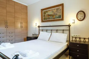Seaside Luxury Residence near the Airport - Image 5