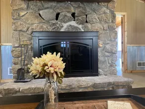 Charming Secluded Getaway Cabin within minutes of amenities  - Image 2