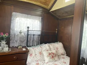 Vintage Showman's Wagon For Two Close to Beach - Image 3