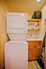 PENTHOUSE VIEWS! BradAndJoeyRentals Sunsets, beach & city lights - Image 2