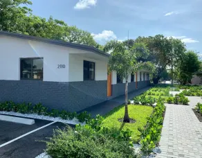 Fort Lauderdale apartments #4 - Centrally Located! - Image 5