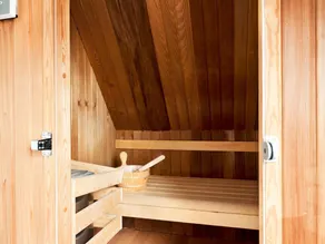 Bungalow in Friesland With Private Spa & Sloop - Image 2