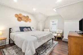 Bright & Cozy Entire Apartment - Your New England Hub - Image 4