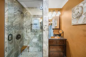 Cozy Studio Apartment , Luxury and Private Firepit - Image 4