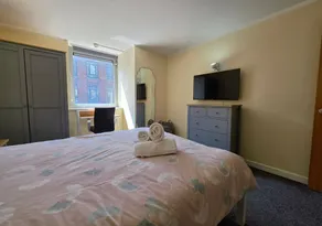 Stylish 1BR Flat Next to Hockley with FREE parking - Image 5