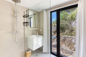 9 Guest Villa with Heated Pool, Spa, Pétanque & Panoramic View - Image 4