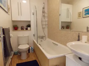 Bright flat close to Kentish Town station. Fully equipped Quiet rd off high st - Image 2