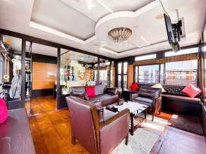 Luxury Houseboat - Image 5