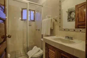 Beau condo de deux chambres à coucher deux bungalows de bain - Image 2