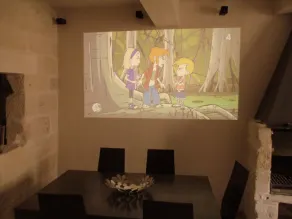 Very quiet terrace with a view, 80m² in Uzes hist. center, 2 bedrooms, AC, WIFI - Image 3