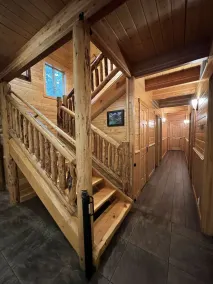 Marianne Lodge: Perfect Large Home - Image 2