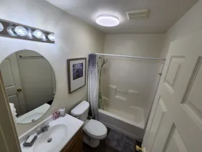 Cozy Family-Sized Cottage - Ideal base to explore Idabel, Broken Bow, Hochatown - Image 3