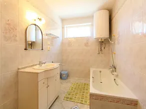 Holiday home with Pool and Internet - Image 3