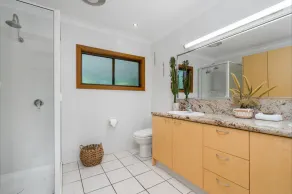 20 Steps - Beachfront Home - Stunning & Stylish - North of Byron - Image 2