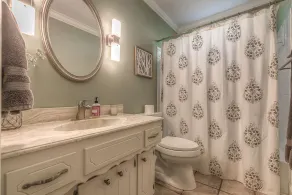 Large Spacious Home with Pool - Perfect place for Entertaining! Prime Location! - Image 2