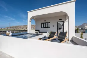 Almira Luxury Suites - Image 2