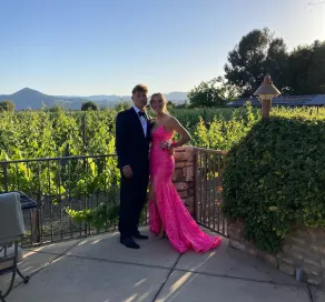 Vineyard Poolside King Studio with Private Entrance - Image 5