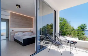 Awesome Home In Blato - Image 3
