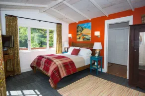 Riverfront Cottage in Wine Country - Seasonal River Access - Dogs Stay for Free! - Image 5