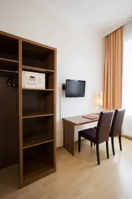 Hahn Hotel Vienna - Image 3