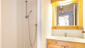 Spacious apt 8 ppl, near the ski station - Image 2