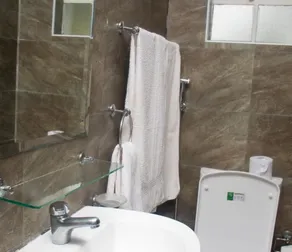 Brownie's Guest House - Image 5