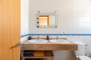 Maison familiale Casa Noah près de la plage avec piscine, terrasse, balcon et Wi-Fi - Image 2