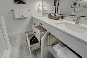 Hidden Gem - Ideal 4 Bedroom Centennial House - Image 2
