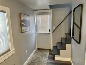 Freshly Renovated 2 Bed 1.5 Bath near Downtown Augusta - Image 2