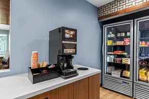 Everhome Suites Ontario Airport - Image 4