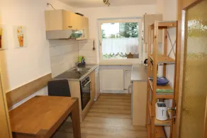 Apartment with terrace and small garden - Image 4