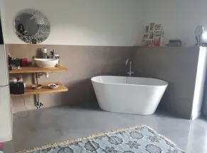 House with pool - Image 2