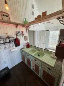 Charming Lakefront Retreat – Cozy, Quiet, and Perfect for relaxation. - Image 2