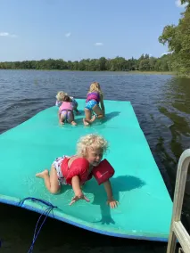 Lake home on quiet recreational lake with hot tub. Close to \"Up North\" amenities - Image 2