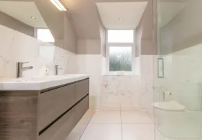 Traditional Scottish family home comprising 4 large bedrooms - Image 3