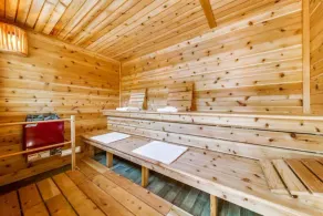Under the Oaks, a charming, romantic retreat with hot tub and sauna - Image 2