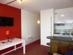 Studio for 6 at the slopes with balcony, ski locker, and free parking - Image 5