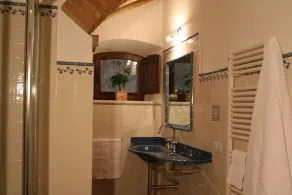 Apartment in farmhouse with swimming pool, a stone's throw from the village. - Image 3