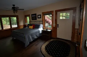 Stunning 1927 Historic RR Caboose X61 Train car with Master Suite Sleeps 4 - Image 2