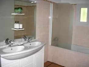 Mas Provençal at the foot of Mt Ventoux for 8 people with pool access. - Image 3