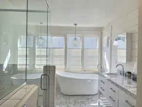 Serene 5BR Farmhouse Retreat in Shoreline Perfect for Gathering & Relaxing - Image 4