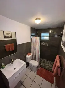 Cozy 3 bedroom near El Yunque rainforest, central location to visit beaches! - Image 2