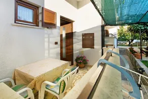 Fully equipped one bedroom apartment in Porec in a top location near the beach, barbecue - Image 4