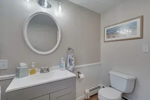 Renovated home with lake views in ❤️ of Sackets! - Image 4