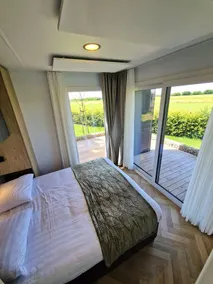 Chalet with 2 bedrooms and a terrace - Image 5
