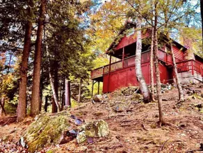 The Guest Lodge at Santa Claus Lake - Image 4